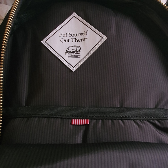 Herschel Nova Backpack - 18L + FREE GIFT - NWT - Picture 6 of 12